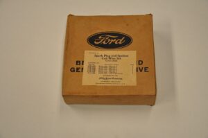 Ford-GTB-G622-Spark-plug-and-ignition-coil-wire-set-INCLUDING-SUPRESSORS-NOS-204069258920-2
