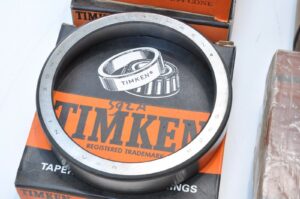 Diamond-T-968-969-970-972-Autocar-U7144T-Front-wheel-bearing-kit-G509-WW2-G510-201914110594-3